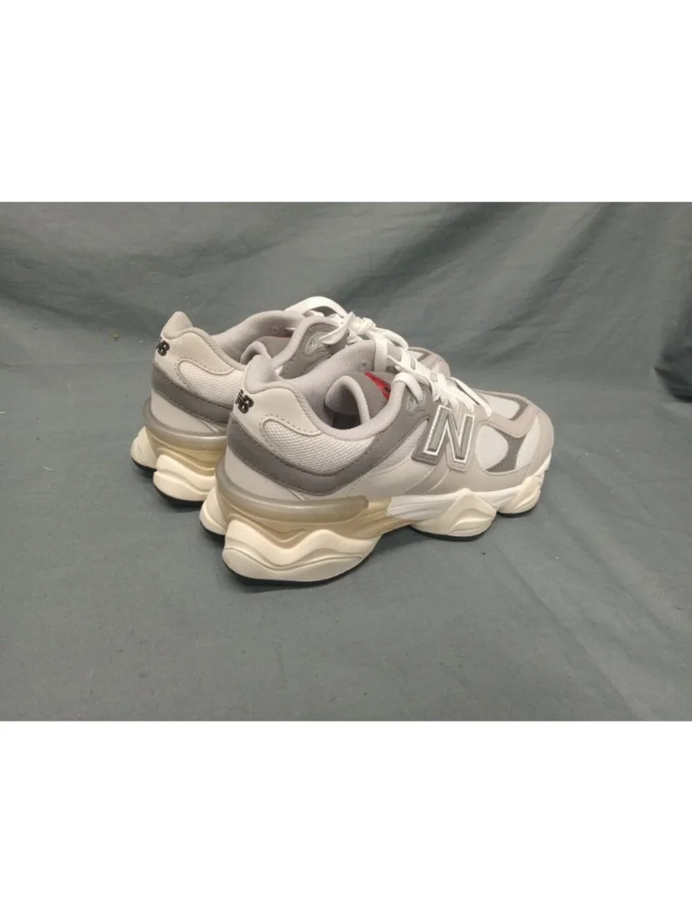 New Balance 9060 Sneakers U9060GRY Grey Men's Size 8 NEW NO BOX!